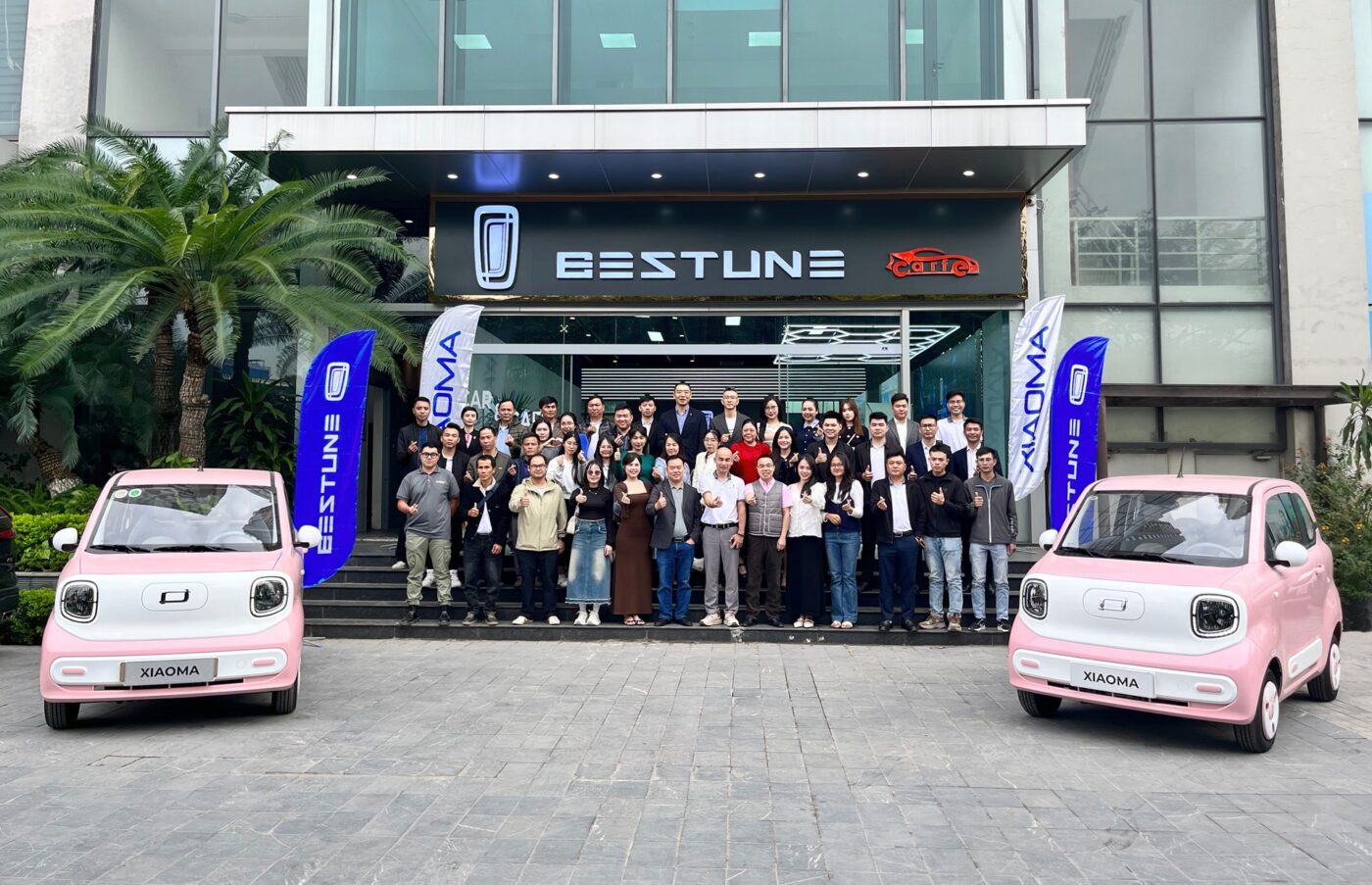 hơn 40 học viên của các đại lý trên cả nước tham gia khóa đào tạo