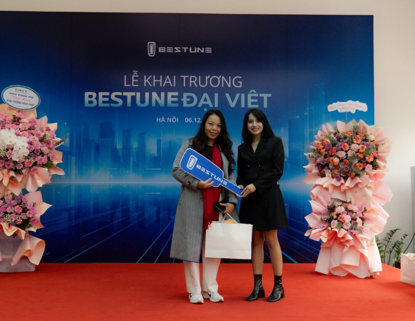 Sự ủng hộ của khách hàng