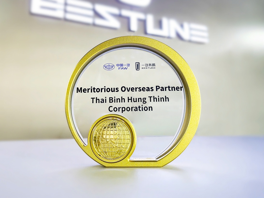 cúp Meritorious Overseas Partner